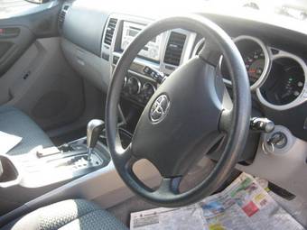 2004 Toyota Hilux Surf Photos