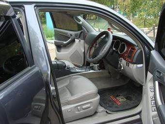 2005 Toyota Hilux Surf Images