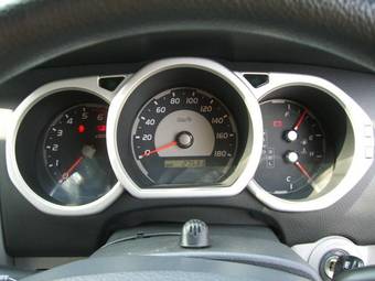 2005 Toyota Hilux Surf Photos