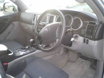 2005 Toyota Hilux Surf Photos