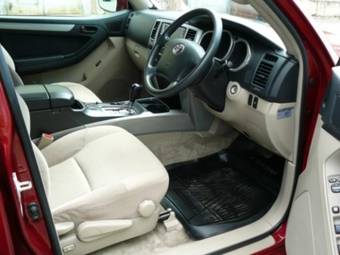 2005 Toyota Hilux Surf Photos
