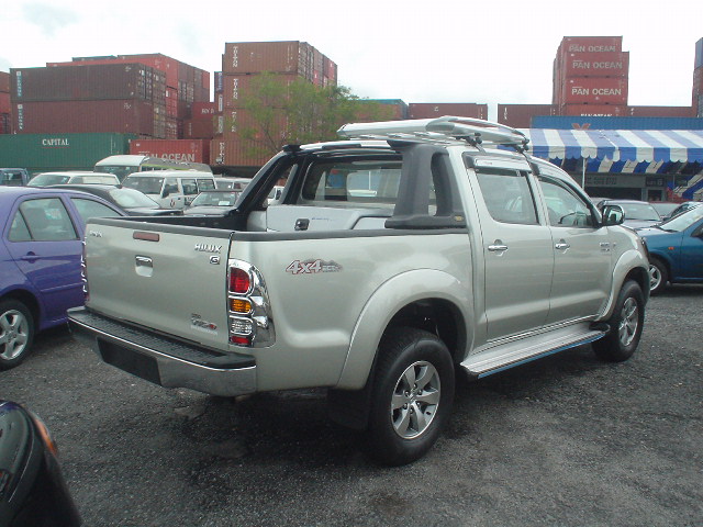 2006 Toyota Hilux Surf Photos