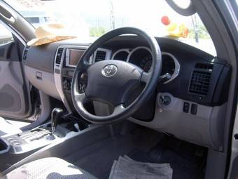 2006 Toyota Hilux Surf Photos