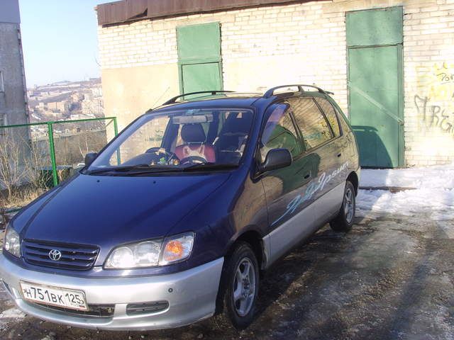 1996 Toyota Ipsum