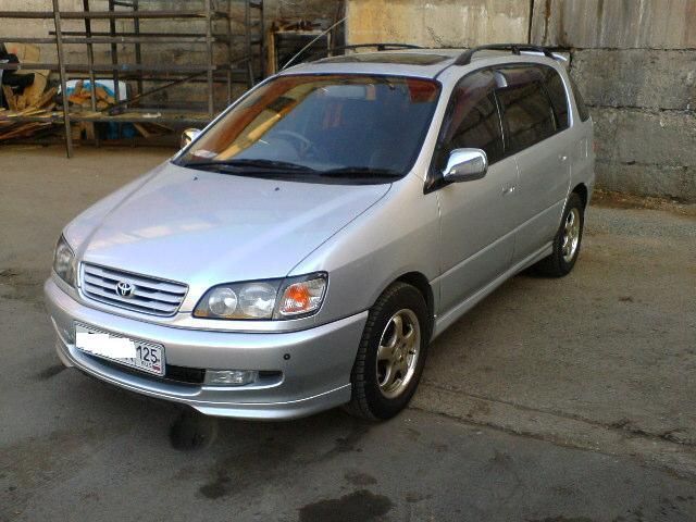 1996 Toyota Ipsum