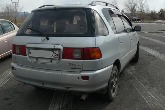 1996 Toyota Ipsum