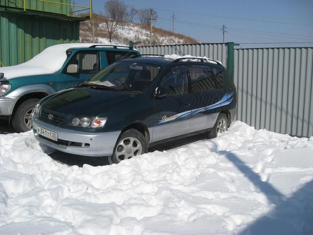 1996 Toyota Ipsum