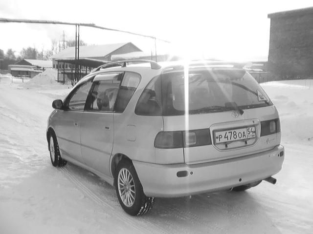 1996 Toyota Ipsum