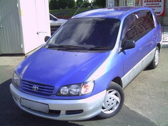 1996 Toyota Ipsum Photos
