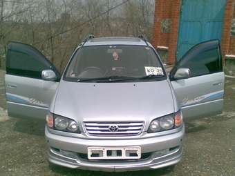 1996 Toyota Ipsum Photos