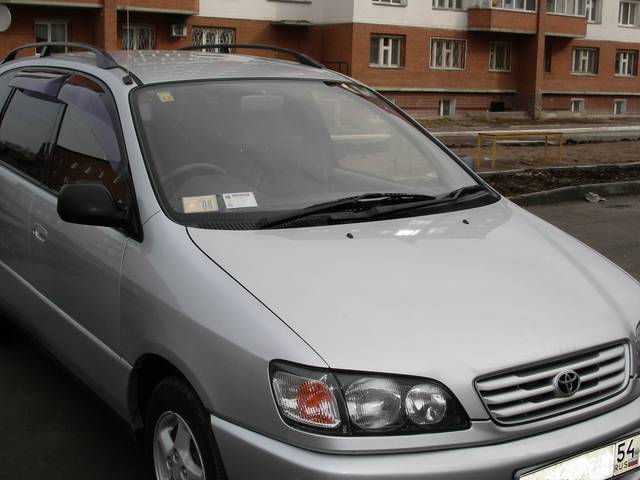 1997 Toyota Ipsum