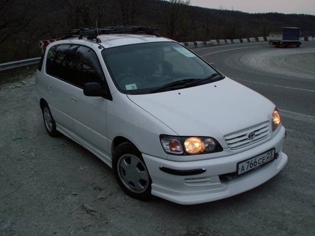 1997 Toyota Ipsum