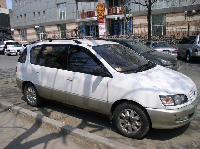 Toyota ipsum 1997