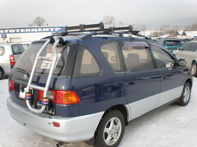 1997 Toyota Ipsum