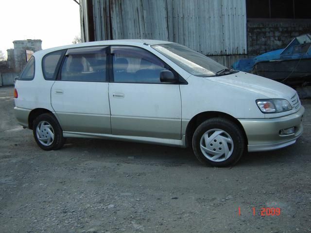 1997 Toyota Ipsum