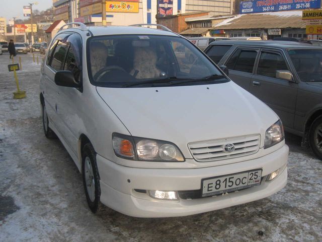 1997 Toyota Ipsum