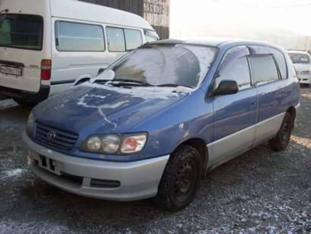 1997 Toyota Ipsum
