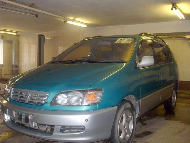 1997 Toyota Ipsum