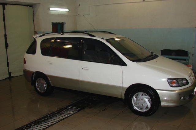 1997 Toyota Ipsum
