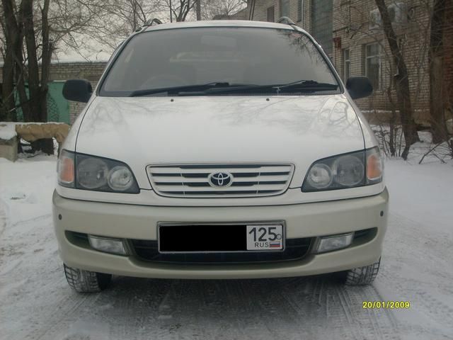 1997 Toyota Ipsum