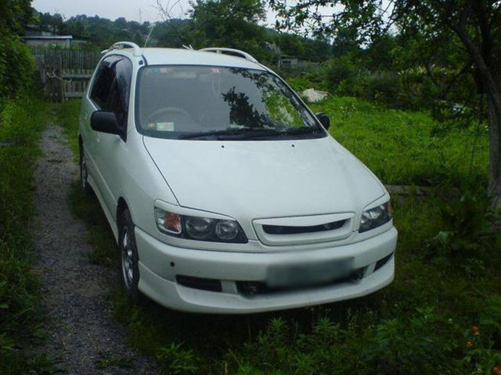 1997 Toyota Ipsum