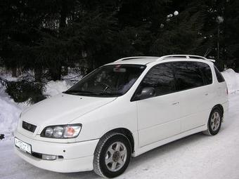 1997 Toyota Ipsum Pictures