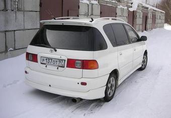 1997 Toyota Ipsum Photos