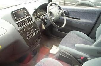 1997 Toyota Ipsum Photos