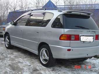 1997 Toyota Ipsum Photos