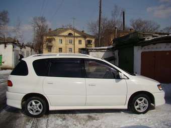 1997 Toyota Ipsum Photos