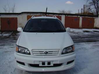 1997 Toyota Ipsum Pictures