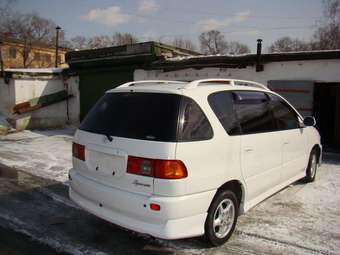 1997 Toyota Ipsum Photos