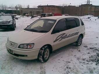 1997 Toyota Ipsum Pictures