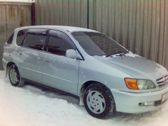 1998 Toyota Ipsum