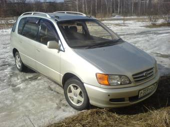 1998 Toyota Ipsum