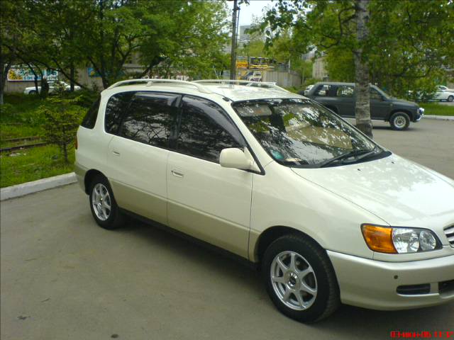 1998 Toyota Ipsum