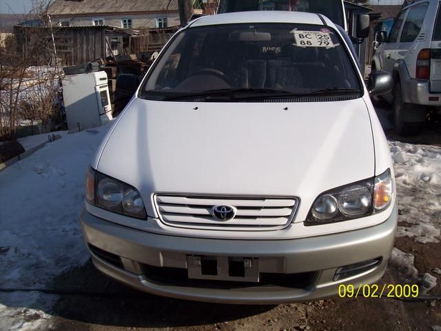 1998 Toyota Ipsum