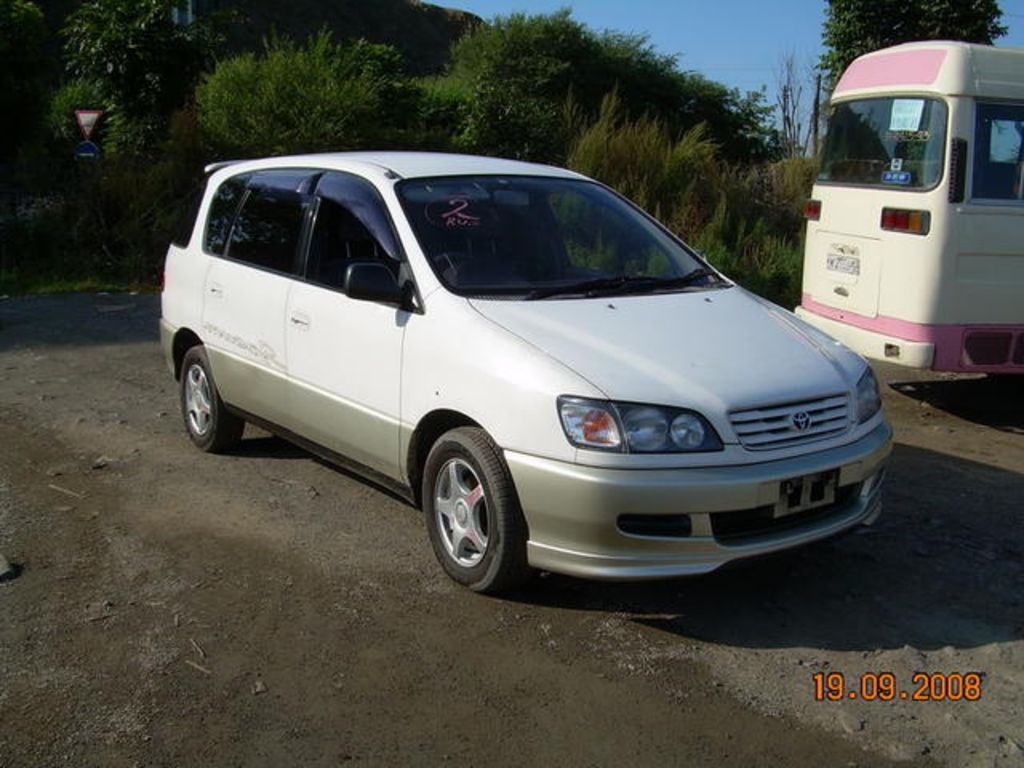 1998 Toyota Ipsum