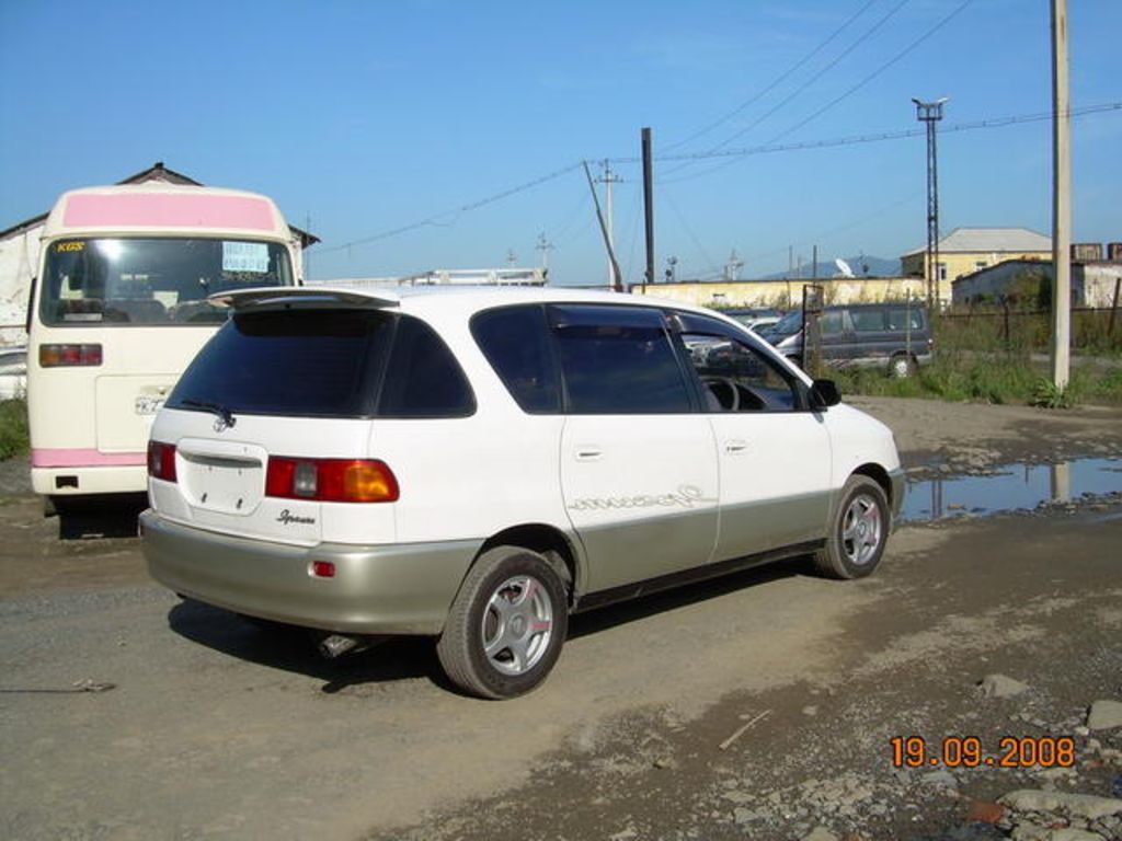 1998 Toyota Ipsum