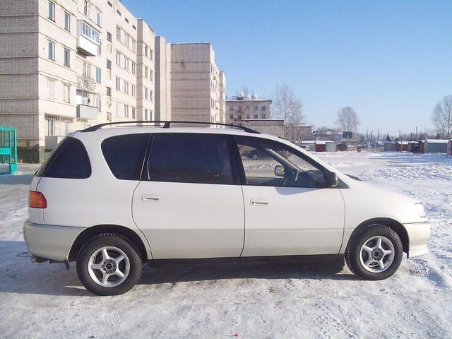 1998 Toyota Ipsum