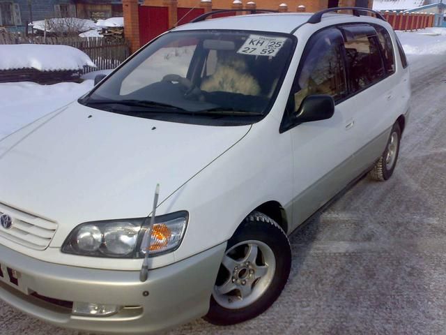 1998 Toyota Ipsum