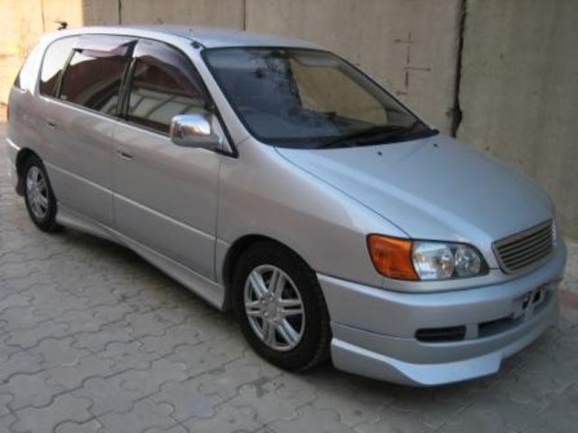 1998 Toyota Ipsum