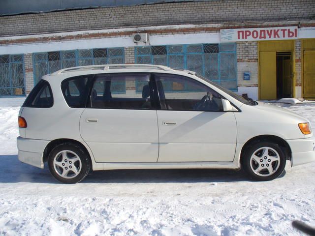 1998 Toyota Ipsum