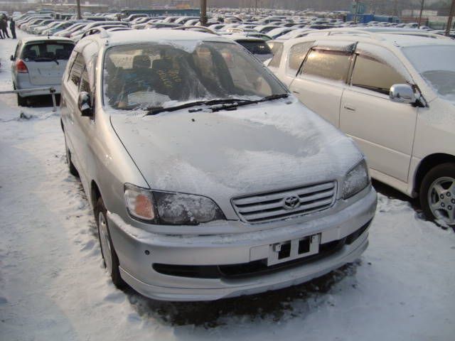 1998 Toyota Ipsum