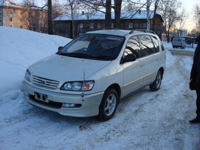 1998 Toyota Ipsum