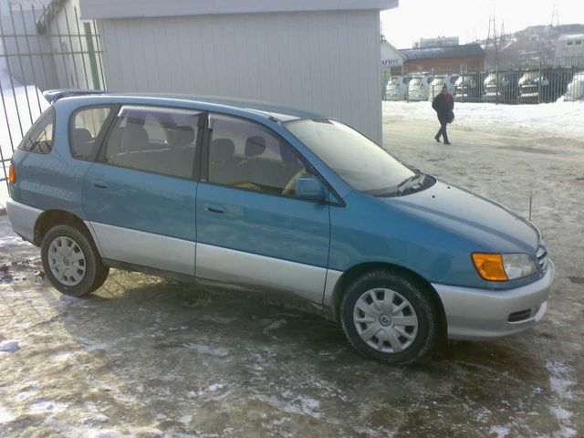 1998 Toyota Ipsum