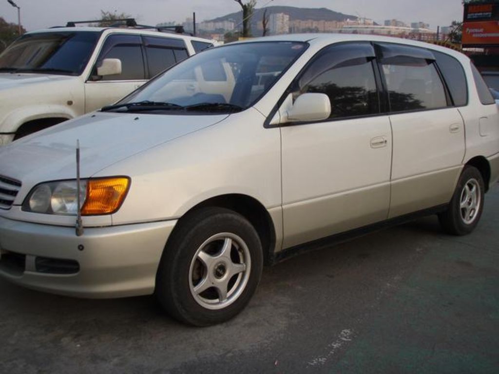 1998 Toyota Ipsum