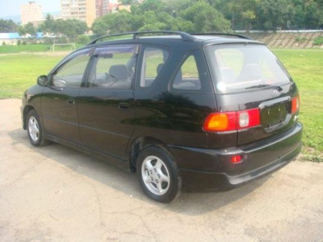 1998 Toyota Ipsum