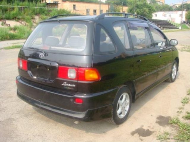 1998 Toyota Ipsum