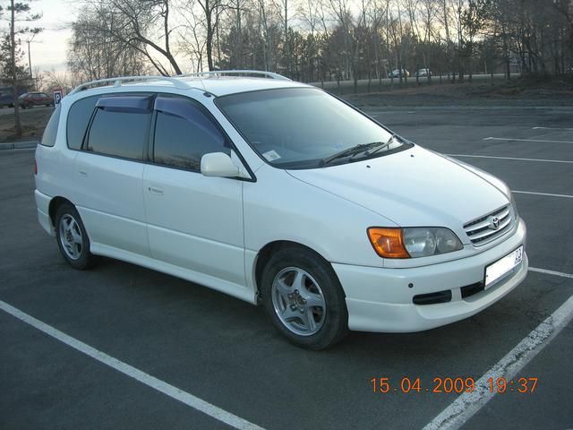 1998 Toyota Ipsum